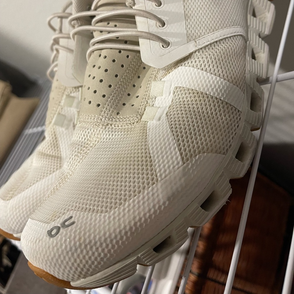 On Cloud 2.0 Men's 8.5 white/off white/cream shoe